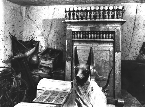 Burton photograph p1095 relating to Carter no. 270