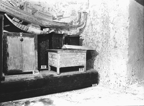 Burton photograph p1097a relating to Carter no. 285