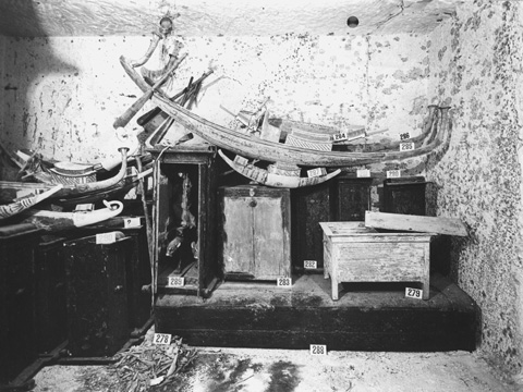 Burton photograph p1097b relating to Carter no. 285