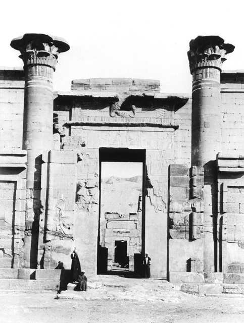 Beato, A., The Theban west bank, Medinet Habu (c.1900
[Gr. Inst. 4158 in an album dated 1904.])