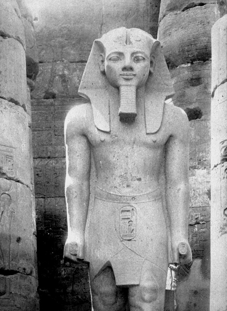 Beato, A. (probably)
[In an album where photographs appear to be exclusively by A. Beato.], Luxor (c.1890
[Estimated date.])