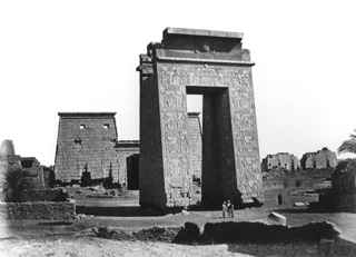 B�chard, H., Karnak (before 1887
[Reproduced in 1887.]) (Enlarged image size=28Kb)