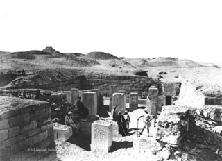 B�chard, H., Saqqara (before 1887
[Reproduced in 1887.]) (Enlarged image size=33Kb)