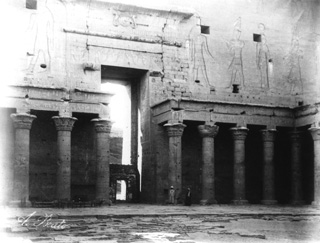 Beato, A., Edfu (c.1890
[Estimated date.]) (Enlarged image size=35Kb)