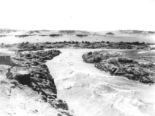 Sebah, J. P., The first Nile cataract (c.1890
[Estimated date.]) (Enlarged image size=35Kb)