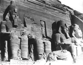 not known, Abu Simbel (c.1900
[Gr. Inst. 4175 in an album dated 1904.]) (Enlarged image size=44Kb)