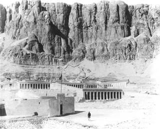 Peridis, The Theban west bank, Deir el-Bahri (c.1895
[Estimated date.]) (Enlarged image size=48Kb)