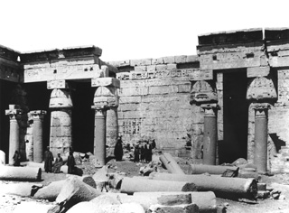 not known, The Theban west bank, Medinet Habu (c.1890
[Estimated date.]) (Enlarged image size=38Kb)
