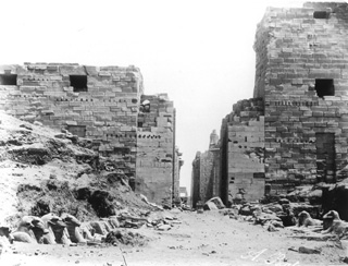 Beato, A., Karnak (c.1880
[Estimated date.]) (Enlarged image size=40Kb)