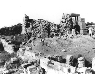 Sebah, J. P., Karnak (c.1890
[Estimated date.]) (Enlarged image size=43Kb)
