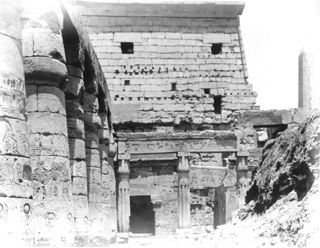 Beato, A., Luxor (c.1890
[Estimated date.]) (Enlarged image size=44Kb)