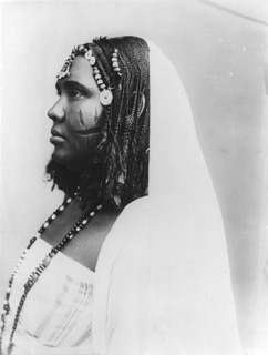 Lekegian, G., Studio groups and portraits (c.1890
[Estimated date.]) (Enlarged image size=22Kb)