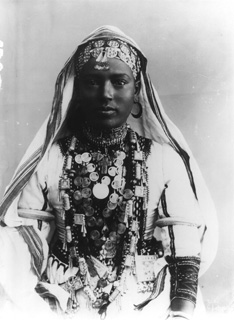 Lekegian, G., Studio groups and portraits (c.1890
[Estimated date.]) (Enlarged image size=34Kb)
