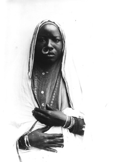 Lekegian, G., Studio groups and portraits (c.1890
[Estimated date.]) (Enlarged image size=18Kb)