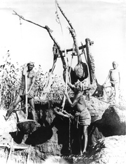 Zangaki, G., Irrigation devices (c.1890
[Estimated date.]) (Enlarged image size=42Kb)