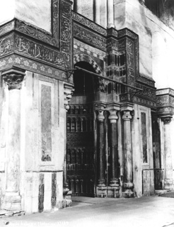 Lekegian, G., Cairo (c.1890
[Estimated date.]) (Enlarged image size=41Kb)