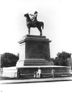 Lekegian, G., Cairo (c.1890
[Estimated date.]) (Enlarged image size=24Kb)
