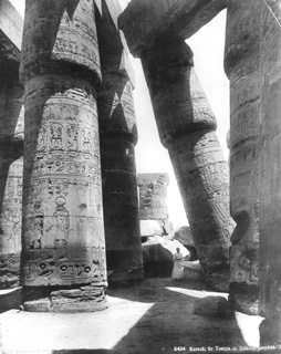 Edition Photoglob, Karnak (c.1890
[Estimated date.]) (Enlarged image size=42Kb)