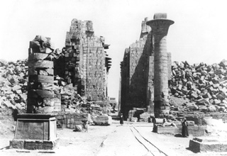 not known, Karnak (c.1900
[Estimated date.]) (Enlarged image size=37Kb)