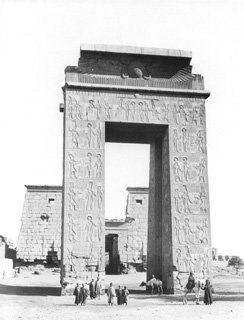 Beato, A. (probably)
[Gr. Inst. 4299 in an album where photographs appear to be exclusively by A. Beato.], Karnak (c.1890
[Estimated date.]) (Enlarged image size=30Kb)