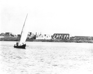 Zangaki, G., Luxor (c.1890
[Estimated date.]) (Enlarged image size=24Kb)