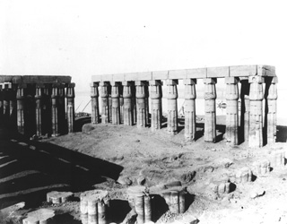 Zangaki, G., Luxor (c.1890
[Estimated date.]) (Enlarged image size=34Kb)