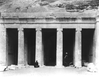 not known, The Theban west bank, Deir el-Bahri (c.1895
[Estimated date.]) (Enlarged image size=34Kb)