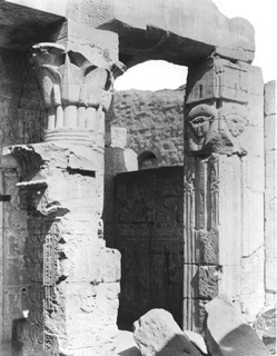 not known, The Theban west bank, Deir el-Medina (c.1890
[Estimated date.]) (Enlarged image size=40Kb)