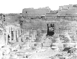 Beato, A., The Theban west bank, Medinet Habu (c.1890
[Estimated date.]) (Enlarged image size=43Kb)