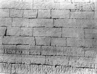 not known, The Theban west bank, Medinet Habu (c.1890
[Estimated date.]) (Enlarged image size=48Kb)