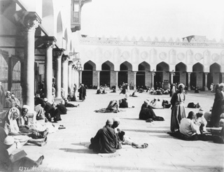 Bonfils, F., Cairo (c.1880
[Estimated date.]) (Enlarged image size=37Kb)
