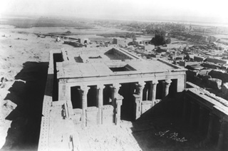 Beato, A., Edfu (c.1890
[Estimated date.]) (Enlarged image size=30Kb)
