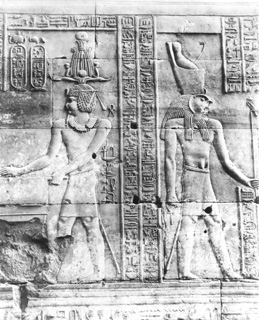 Zangaki, G., Edfu (c.1890
[Estimated date.]) (Enlarged image size=55Kb)