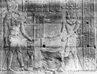 not known, Edfu (c.1890
[Estimated date.]) (Enlarged image size=47Kb)