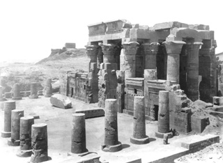 Beato, A., Kom Ombo (c.1890
[Estimated date.]) (Enlarged image size=34Kb)