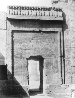 not known, Kom Ombo (c.1890
[Estimated date.]) (Enlarged image size=38Kb)