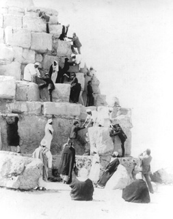 Abdullah Fr�res, Giza (c.1880
[Estimated date.]) (Enlarged image size=32Kb)