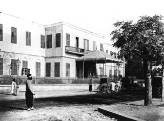not known, Cairo (before 1872
[In an album dated 1871-2.]) (Enlarged image size=40Kb)