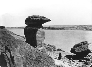 Frith, F. [Included in an album labelled Historical Photographs. Egypt. Frith's Universal Series, folio ii, in Sackler Library, Oxford, 327 Fri la fol.], Gebel el-Silsila West (1856-60
[The dates of Frith's visits to Egypt.]) (Enlarged image size=32Kb)