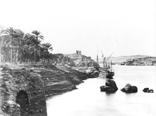 Frith, F.
[From the style of labelling.], Aswan (1856-60
[The dates of Frith's visits to Egypt; Gr. Inst. 3499 in an album dated 1871-2.]) (Enlarged image size=27Kb)