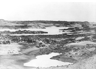 Beato, A., The first Nile cataract (before 1872
[In an album dated 1871-2.]) (Enlarged image size=35Kb)