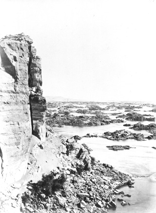 not known, The second Nile cataract (before 1872
[In an album dated 1871-2.]) (Enlarged image size=58Kb)