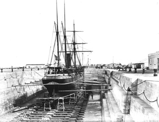 Frith, F.
[From the style of captioning.], Suez Canal (1856-60
[The dates of Frith's visits to Egypt; in an album dated 1871-2.]) (Enlarged image size=32Kb)