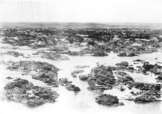 Beato, A., The second Nile cataract (c.1890
[Estimated date.]) (Enlarged image size=39Kb)