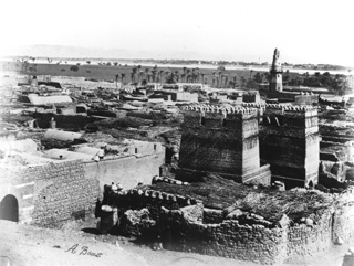 Beato, A., Edfu (c.1890
[Estimated date.]) (Enlarged image size=42Kb)