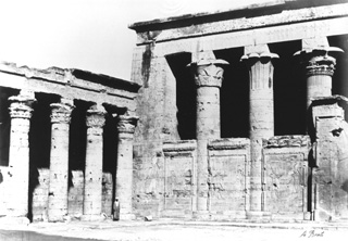 Beato, A., Edfu (c.1890
[Estimated date.]) (Enlarged image size=38Kb)