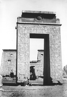 Beato, A., Karnak (c.1890
[Estimated date.]) (Enlarged image size=33Kb)