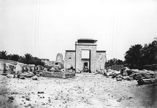 Beato, A., Karnak (c.1890
[Estimated date.]) (Enlarged image size=31Kb)