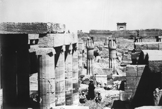 Beato, A., Karnak (c.1890
[Estimated date.]) (Enlarged image size=34Kb)