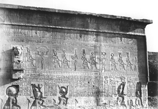 Beato, A., Dendara (c.1890
[Estimated date.]) (Enlarged image size=42Kb)